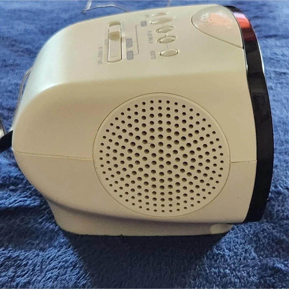 Sony Dream‎ Machine White Digital Alarm Clock ICF-C111